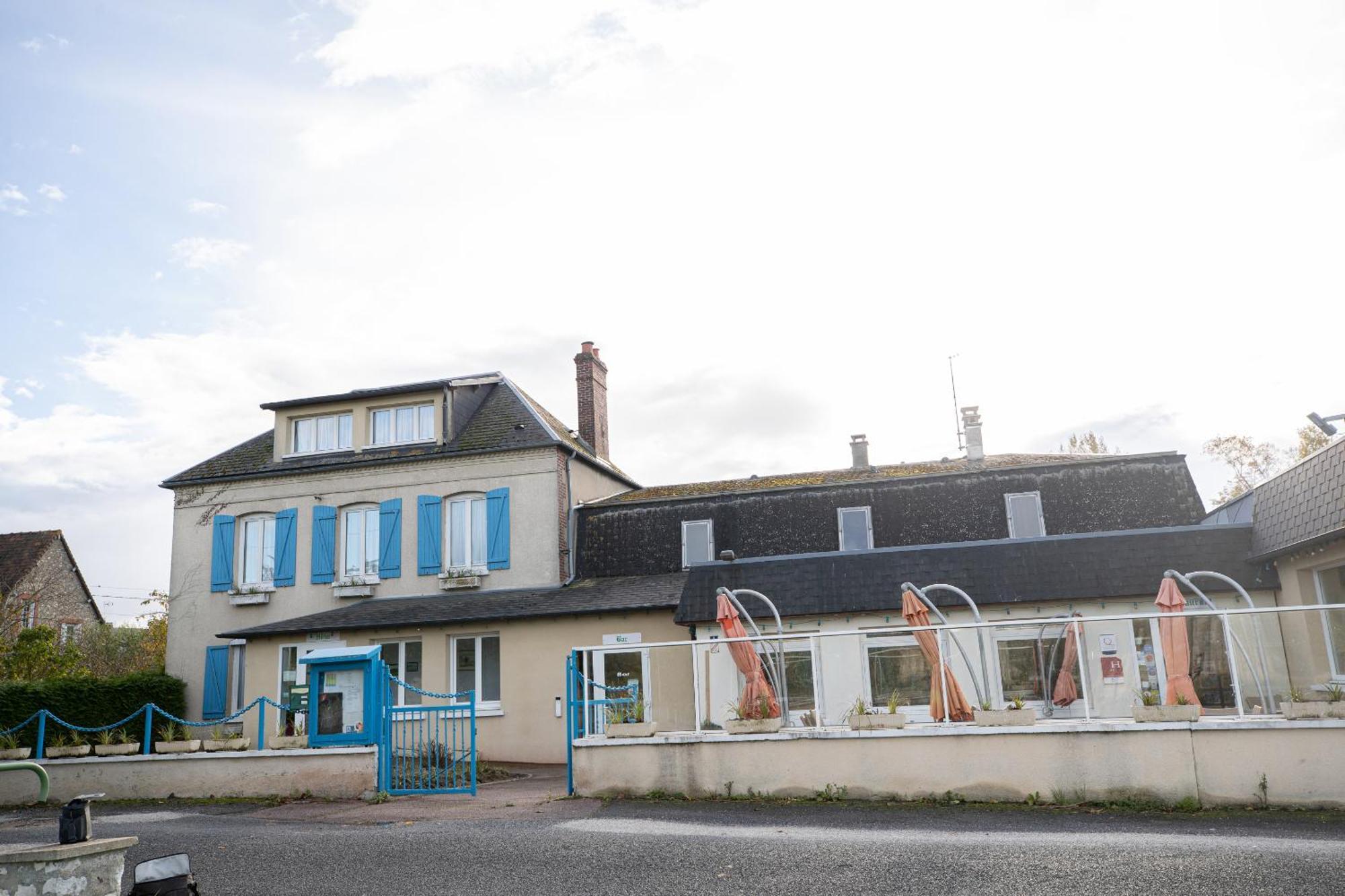 Hotel Restaurant Des 4 Ecluses Gaillon 外观 照片