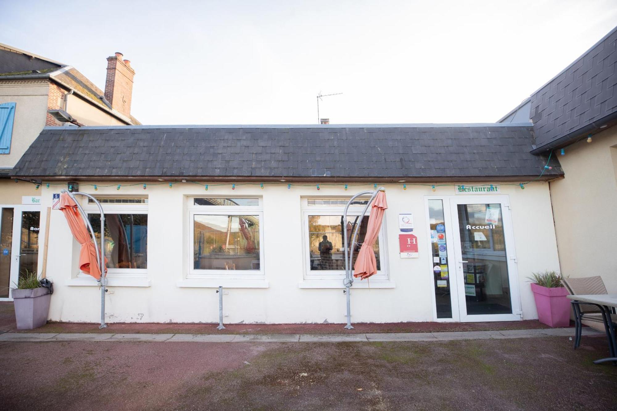 Hotel Restaurant Des 4 Ecluses Gaillon 外观 照片